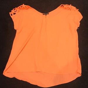 BRAND NEW NEVER WORN Hi-low blouse
